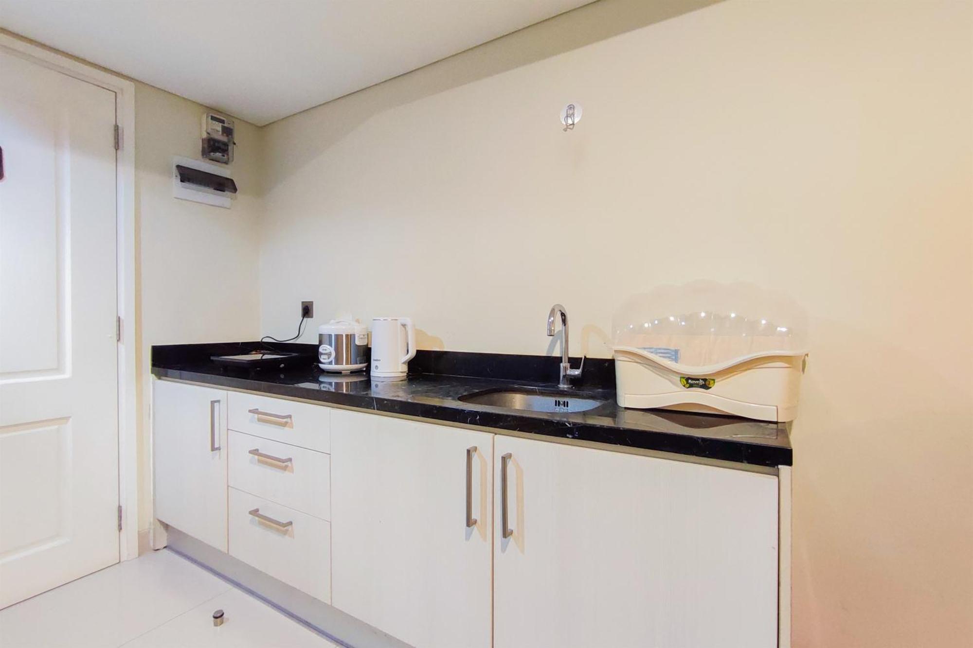 Apartemen New And 2br At Marquis De Lafayette By Travelio *